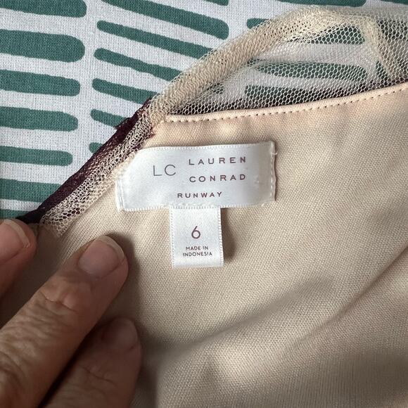 LC By Lauren Conrad Runway Dress Womans Size 6 Fairy Core Light And Free - Picture 7 of 8